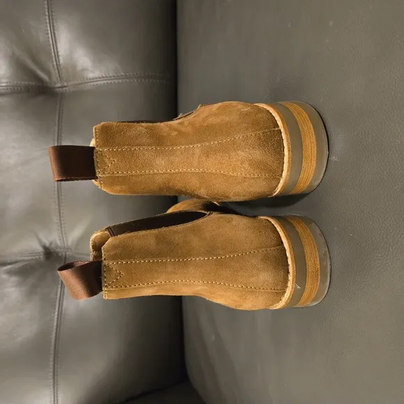 JCrew Men's Size 9 Tan Suede Chelsea Boots
