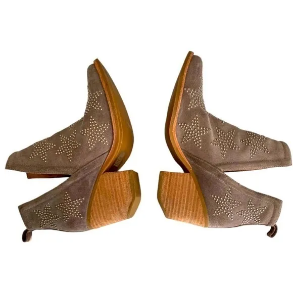 Jeffrey Campbell Asterial Booties Star Studded Suede Tan Silver Size 8