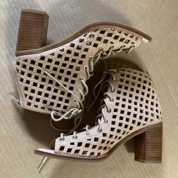 Jeffrey Campbell Cors Cut 2 Laser Block Heels size 8.5
