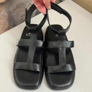 Jeffrey Campbell Devis Sandals in Black Size 8