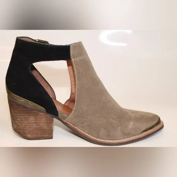 Jeffrey Campbell Woodruff Womens 6.5 Taupe/Black Suede Leather Cutout Booties