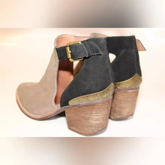 Jeffrey Campbell Woodruff Womens 6.5 Taupe/Black Suede Leather Cutout Booties