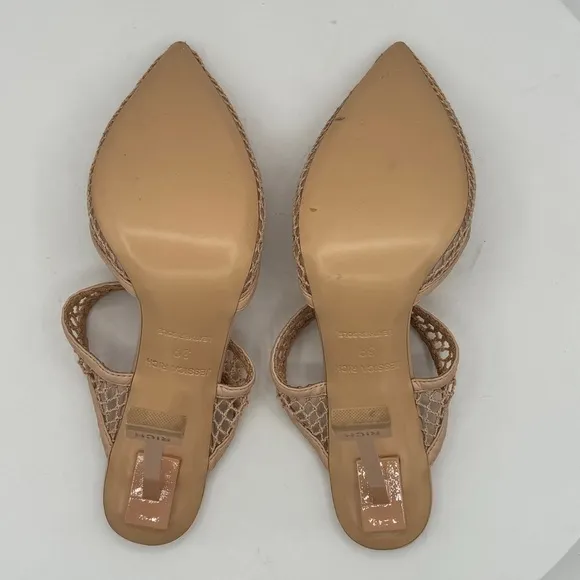 Jessica Rich Ysabelle Fishnet Pointed Toe  Womens Pump  Size EU 39  Color Nude