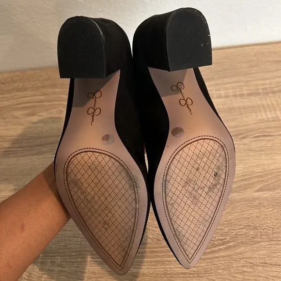 JESSICA SIMPSON Elegant Black Faux Suede Pumps
