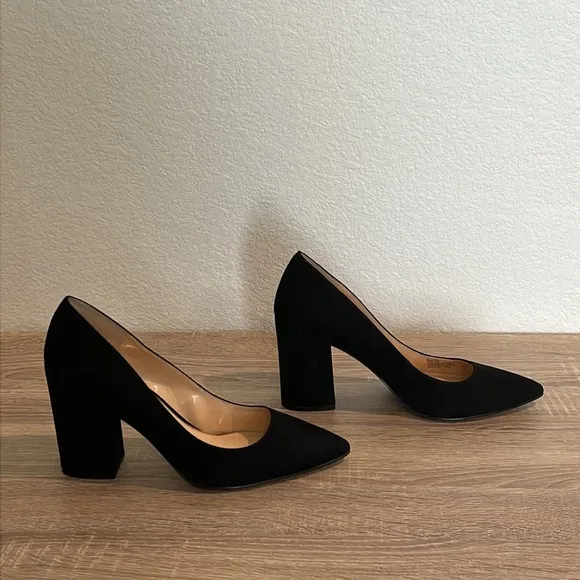 JESSICA SIMPSON Elegant Black Faux Suede Pumps