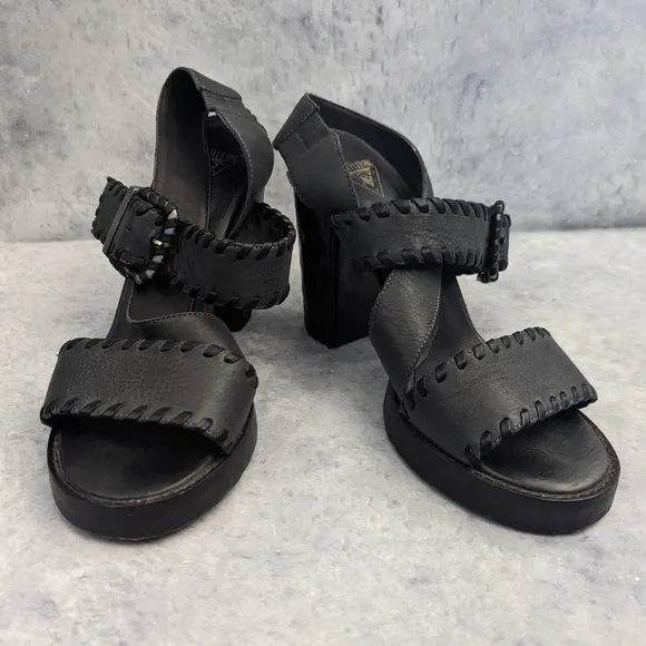 John Fluevog Hopscotch Tuggawar Strappy Heeled Leather Sandals in Black Size 7.5