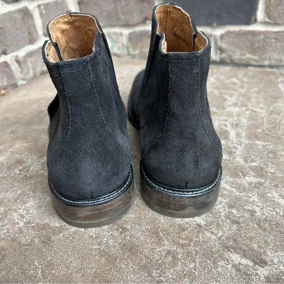 John Varvatos Dark Gray Chelsea Suede Boot Sz 8