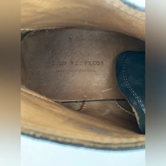 ☑️John Varvatos gray Suede Shoes