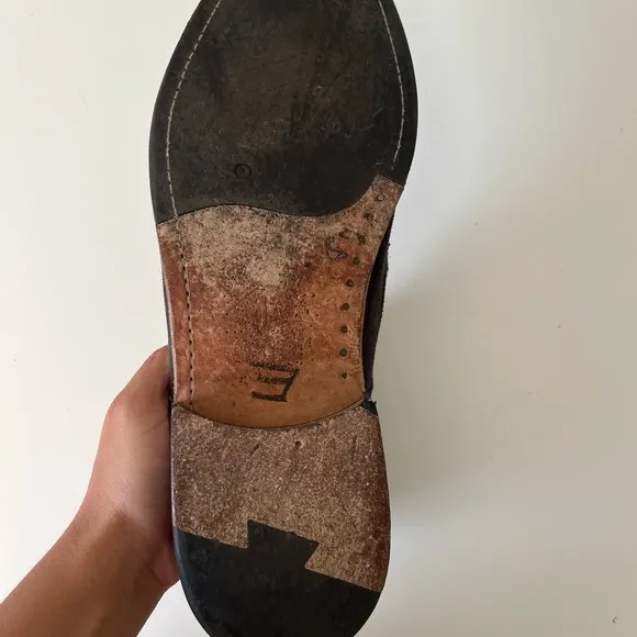 ☑️John Varvatos gray Suede Shoes