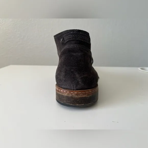 ☑️John Varvatos gray Suede Shoes