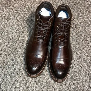 Johnston &amp; MurphyMen's Cody Cap Toe Boots 11M
