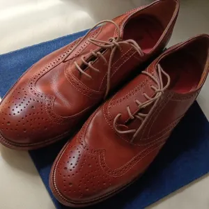 Johnston &amp; Murrphy Brown Leather Shoes. In Excellent Pre-Loved Condition.