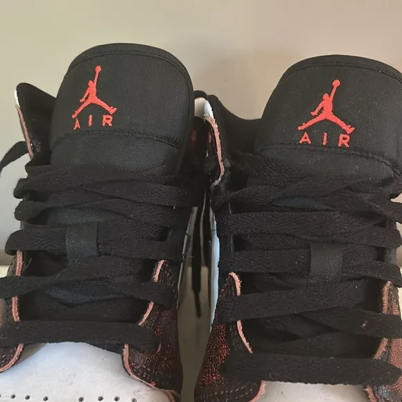 Jordan 1 sneakers : size 6 Y … Kids size