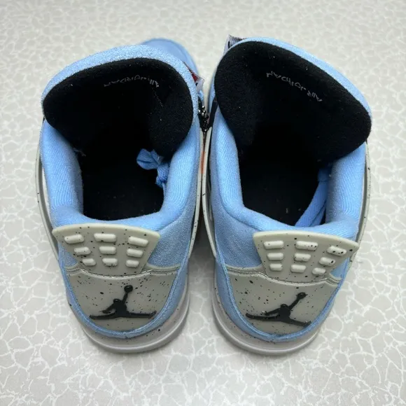 Jordan 4 Retro “University Blue” Mens Basketball Shoes Pre-owned (Size 8.5)