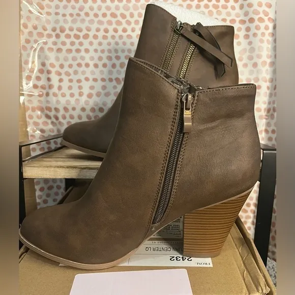 Journee Collection Women's Vally Zipper Bootie Women's Shoes