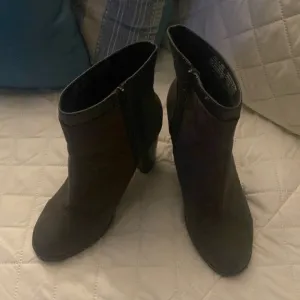 Juicy couture ankle boots