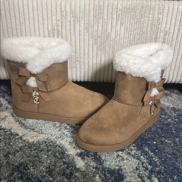 Juicy couture Tan Suede Boots with White Fur Trim