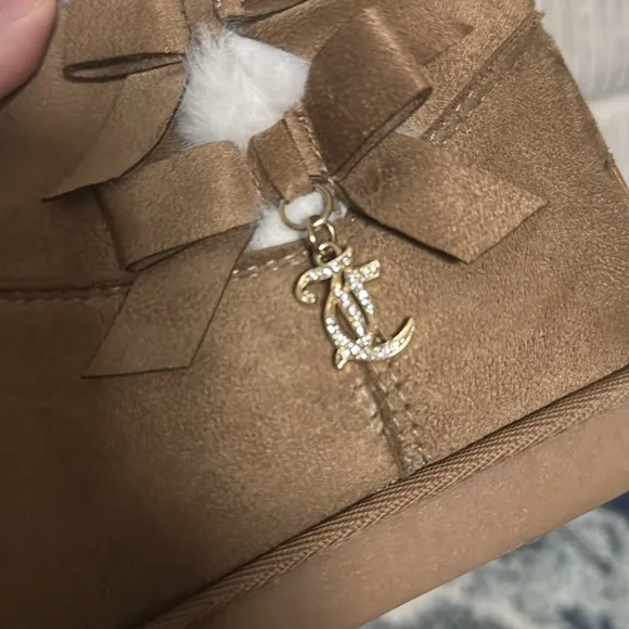 Juicy couture Tan Suede Boots with White Fur Trim