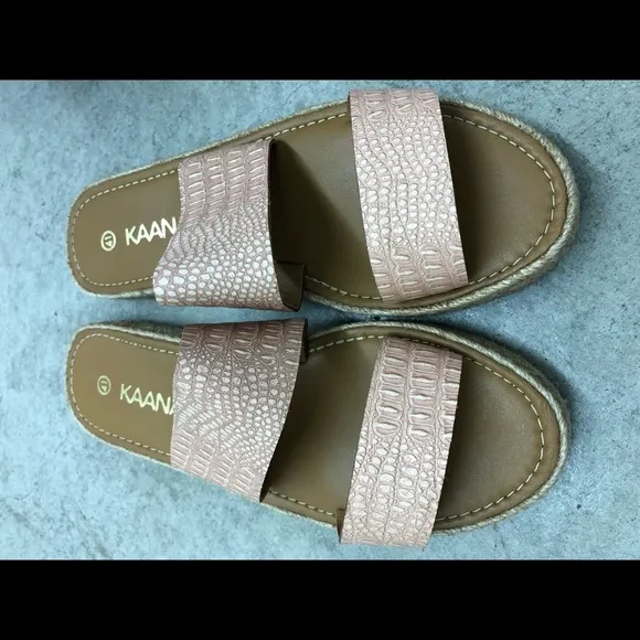 Kaanas Tobago Flatform Sandal Blush Snake embossed