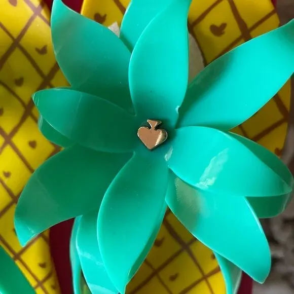 Kate Spade Flynn pineapple 🍍 rubber flower sandals. Box included