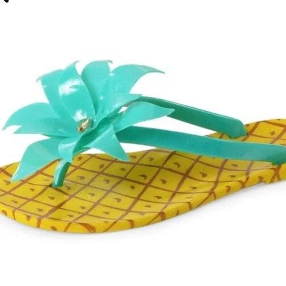 Kate Spade Flynn pineapple 🍍 rubber flower sandals. Box included