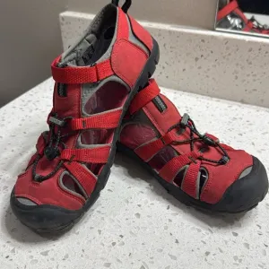 Keen 1014478 Big Kid's Seacamp II CNX Sandals Racing Red/Gargoyle  SZ 7 EUC Hike