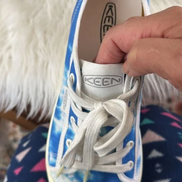 KEEN ELSA CAMVAS SHOES SIZE 8.5