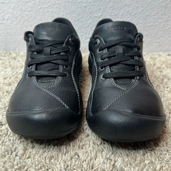 KEEN PRESIDIO LACE-UP (WOMEN) - BLACK/MAGNET Sz 8