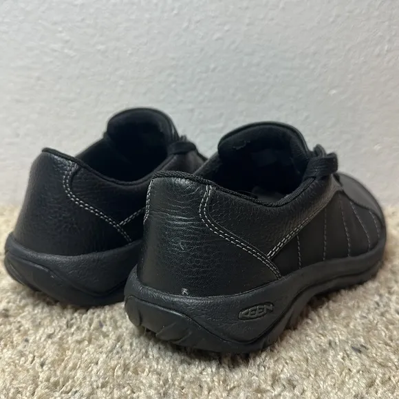 KEEN PRESIDIO LACE-UP (WOMEN) - BLACK/MAGNET Sz 8