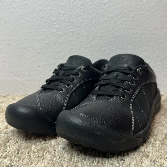 KEEN PRESIDIO LACE-UP (WOMEN) - BLACK/MAGNET Sz 8