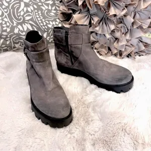 Kenneth Cole Distressed Suede Lug Sole Platform Well Feet Light Ankle Boots 40
