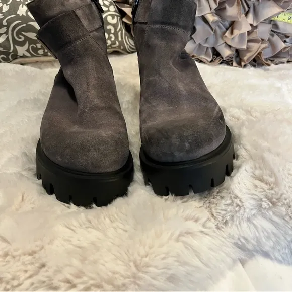 Kenneth Cole Distressed Suede Lug Sole Platform Well Feet Light Ankle Boots 40