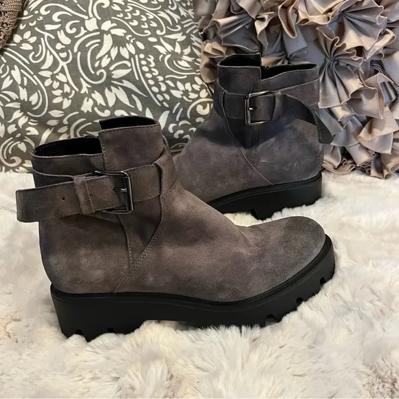 Kenneth Cole Distressed Suede Lug Sole Platform Well Feet Light Ankle Boots 40
