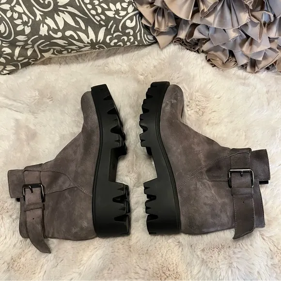 Kenneth Cole Distressed Suede Lug Sole Platform Well Feet Light Ankle Boots 40
