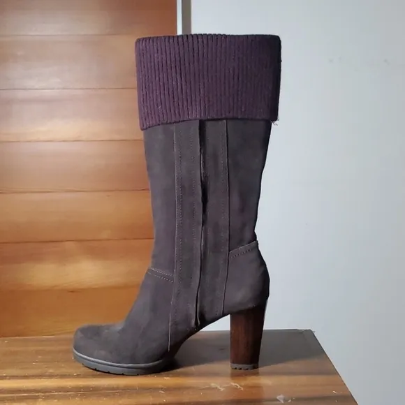 Kenneth Cole Size 9.5 Boots Dark Brown Suede Heeled Rubber Sole Knit Knee High