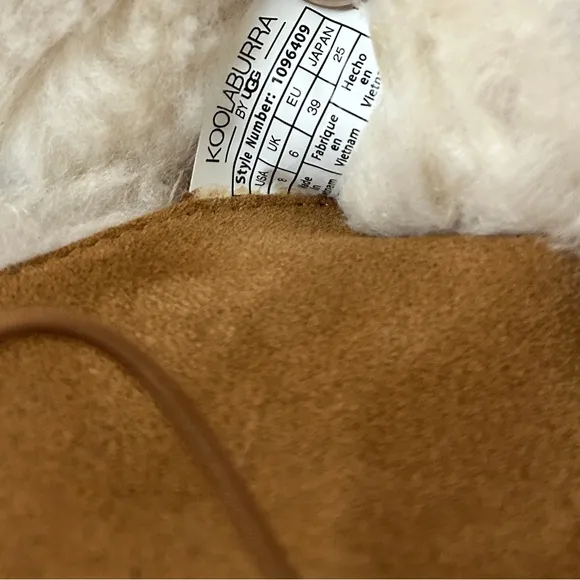 Koolaburra by UGG Brown Suede Boots with Fur Lining Women’s Size 8 EUC Like New