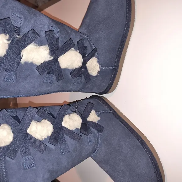 Koolaburra Kids Boots in Navy and Tan