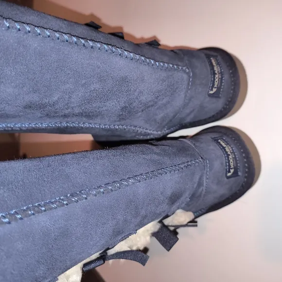 Koolaburra Kids Boots in Navy and Tan