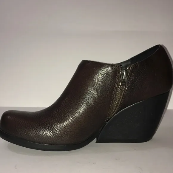 KORK EASE SHOES HOLMES BOOTIES WEDGE ANKLE BOOT size 8