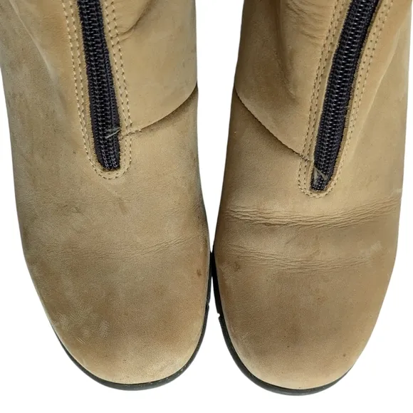 La Canadienne Shearling-Lined Tan Boots Size 8