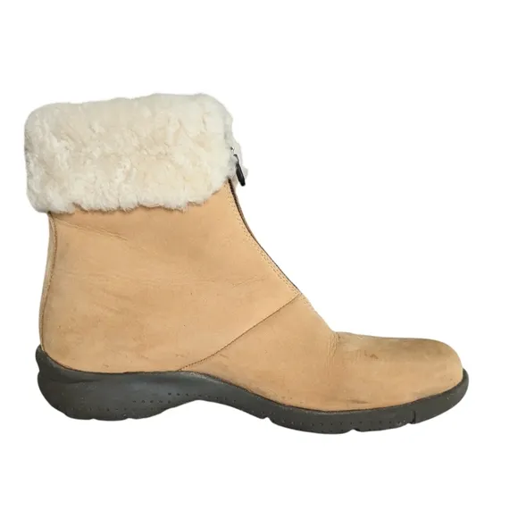 La Canadienne Shearling-Lined Tan Boots Size 8