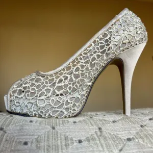 Lady Couture Ivy Peep Toe Silver Lace Mesh Stiletto Heels NIB Women’s EU 38 US 7