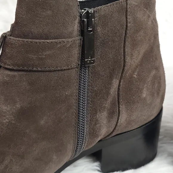 Like New! Aquatalia Ankle Boots 8.5