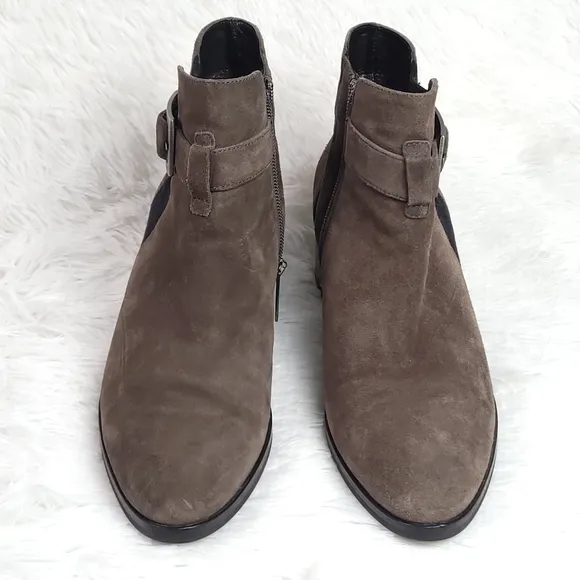 Like New! Aquatalia Ankle Boots 8.5