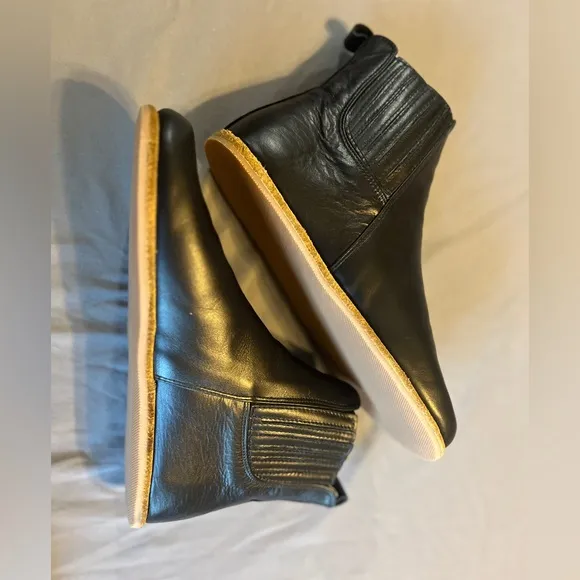 LILA CHELSEA BOOTS - BY ANYA size 38 EU