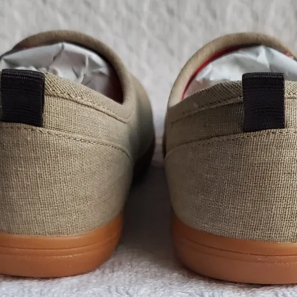 Livie &amp; Luca ridge boys shoes Brand New size 1Y