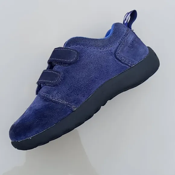L.L. Bean Suede Toddler Shoes w/Velcro Closure  👞