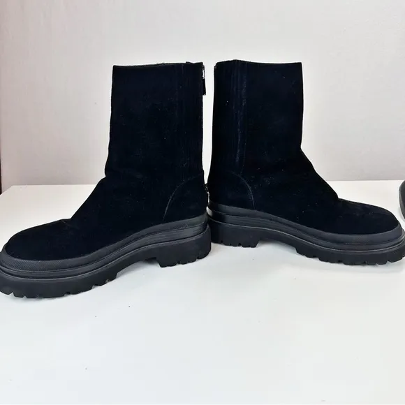 Lola Cruz Pruga Black Suede Boots Size 38 Black Suede Lug Sole Chunky Retro