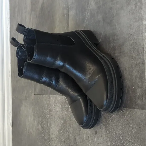 Lucky Brand Ellerey Chunky Chelsea Boot Black 6.5 streetwear casual punk hip