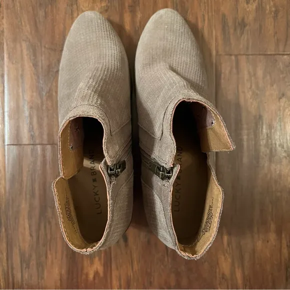 Lucky Brand Ponic Taupe Gray Suede Leather Ankle Boots Womens Size 7 M EIC